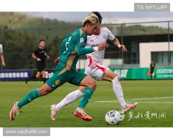 贵州筑城竞技主场观众向裁判扔水杯事件被通报批评并处以罚款 贵州筑城竞技主场观众向裁判扔水杯事件被通报批评并处以罚款