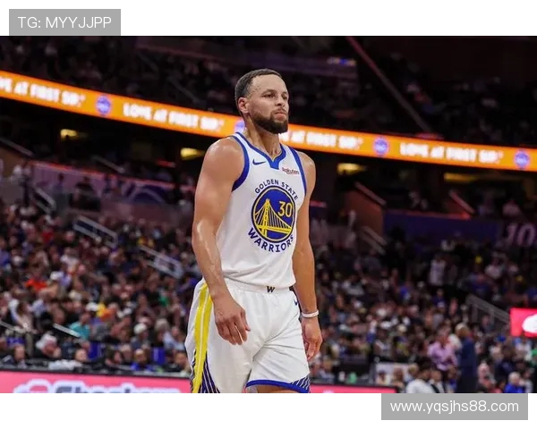 原创4连败！勇士17分大胜爵士，库里一战创NBA三大神迹，乔治空砍28+7